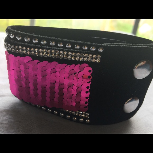 Fun pink/magenta party bracelet - Picture 1 of 4